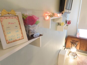 ラ タンドレス(La tendresse)/ルームの左側の壁