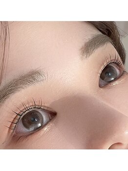 ウチニィ(uchiny)/ビューラー式まつげパーマ専門店