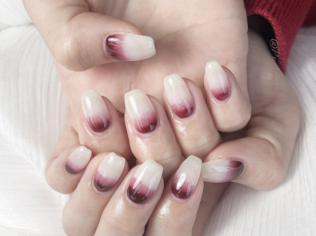 2026年冬トレンド】ホワイト ワンカラー ハンドのネイルデザイン集