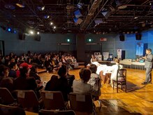 ソエル(soel)の雰囲気（睡眠×経営フォーラムにて技術レクチャー◎見ている方々も整う。）