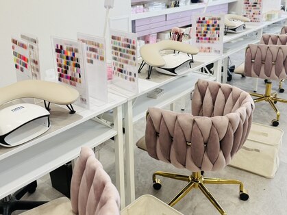 アジュールネイル アンド ビューティ 豊中店(AzurNail & Beauty)の写真