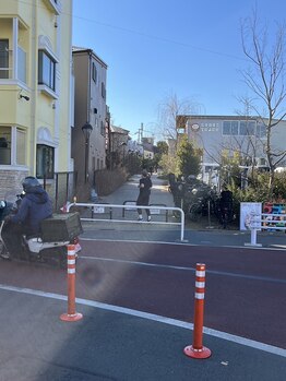 ハタ坊整体院/道なりに進みカーブし