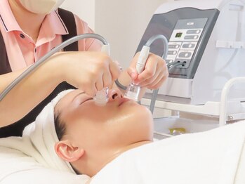 クイーン(Queen)/毛穴ケアフェイシャル