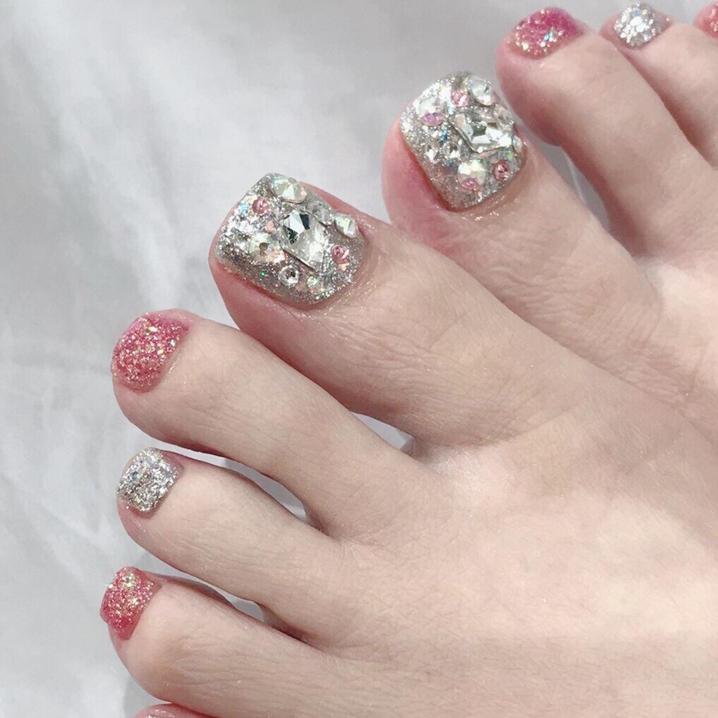 埋め尽くしフットネイル：PG004353654｜レイネイル アンド レイアイ