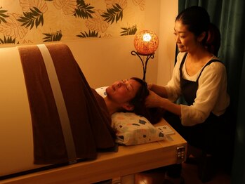 サロン ド プアプア(salon de puapua)の写真/【服のままでOK！】男性に人気の岩盤浴×ヘッドスパ。全身心地いい温度で最高の癒し空間♪