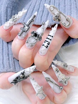 ティアラネイル(TIARA NAIL)の写真/【自店オフ無料☆】予約殺到のやり放題は10本時間無制限&パーツ付放題でジェル¥9000/スカルプ¥13000！