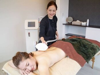 エムズ(M's)の写真/【薄着の季節に向けて♪】最新美肌脱毛で2週間周期での施術&美肌効果も◎脱毛しながら美肌へ★
