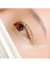 アレーズポルテ (A laise -porte-)/ラッシュリフトで明るい目元に！