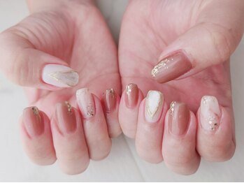 ファースト 博多バスターミナル店(FIRST)の写真/上品オフィスラメネイルオフ込み＊博多駅直結！博多バスターミナル内でアクセス◎初めての方にもオススメ＊