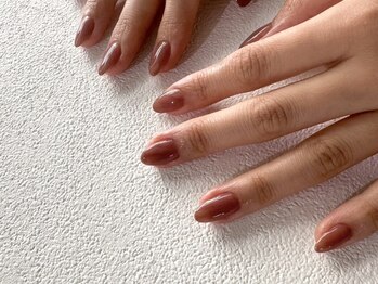 naian elua nailの写真/程よい厚みと、指がスラッと綺麗に見える美フォルムネイル!キワまで色彩り、思わず見惚れてしまう指先に♪