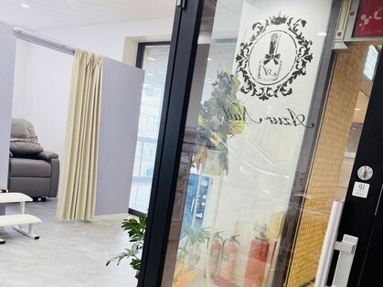 アジュールネイル アンド ビューティ 豊中店(AzurNail & Beauty)の写真