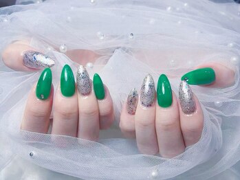 センシー ネイル スタジオ(Sensy Nail Studio)/煌めく新緑、指先に宿る夏