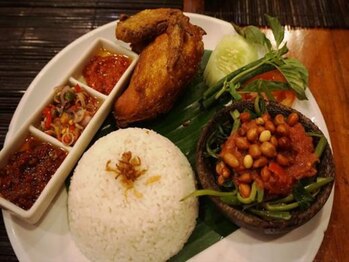 アジアンリラクゼーション ヴィラ 大橋店(asian relaxation villa)/バリ島:アヤムゴレン