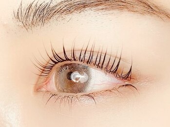 メー(me.)の写真/【POWER LASH（商標登録済）】で解決/下がる・濃すぎはイヤ/マツパとエクのイイとこ取りで自然UP＆光感★