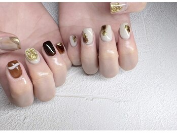 ナナネイル(7.Nail)/#アシンメトリー#ニュアンス