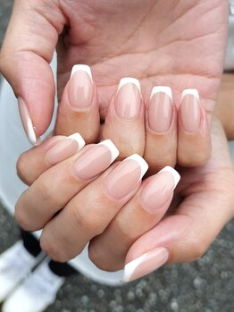 定番！フレンチネイル