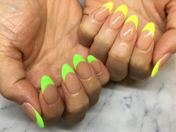 ネオンフレンチネイル