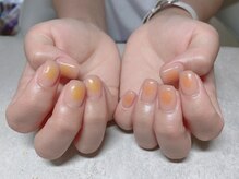 ラドール(La Dhole)/オレンジチークネイル