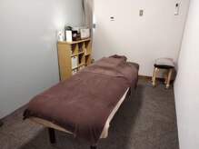 リリーブ(Relieve)の雰囲気（一部屋ずつ仕切られた半個室で落ち着いて施術を受けられます。）