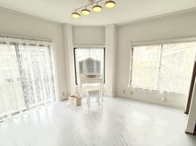 ドレッサーでお化粧直しも可能です。