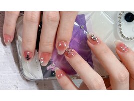 秋冬・チークネイルが人気