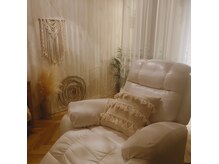 ワンルームの小さなサロンです