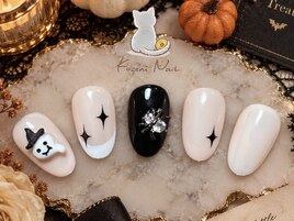 大人かわいいハロウィンネイル