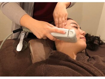 フィール(FEEL)/【最新小顔ハイクイーン】