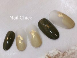 くすみゴールドニュアンスネイル