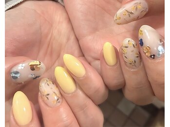 ヒュッゲ(Hygge)/春カラーミモザネイル