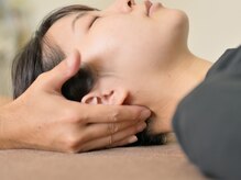 堀田鍼灸整骨院の雰囲気（顔の施術効果を高めるために、その他の施術も併用して行います。）