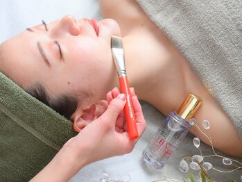 ミーアップ(Me up)の写真/【韓国肌管理】ララピール¥7700~★くすみ、赤み、毛穴のゆるみ解消！瞬間トーンアップ♪潤いあるツヤ肌へ！