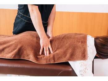 くまのみ整骨院 北浦和駅前院/骨盤矯正/肩甲骨/猫背矯正