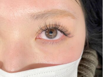 ビス(Vis)の写真/【平日限定特典あり】施術歴10年のデザイナーによる似合わせアイで洗練された印象に☆[キッズスペースあり]