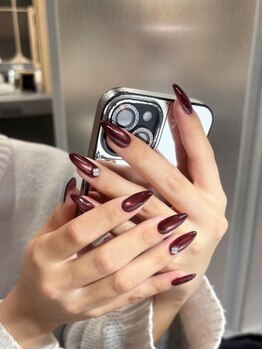 アミュレット 金剛店(amulet)の写真/いつも通り長さを出して魅せる指先に♪小さい爪でお悩みの方でも美しいフォルムの自慢のネイルが完成☆