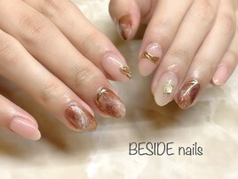 ブラウンニュアンスネイル