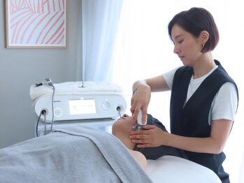 サロン　クレール(salon Clair)の写真/【疲れ顔を徹底改善！キュッと引き上げ若見え顔へ】最新インディバで気になる顔周りのむくみをスッキリ解消