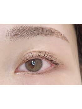 ナチュラル上品な目元にしたい