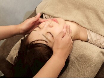 ヴィヴィー(vivie)の写真/【★先着20名様◇OPEN記念】小顔矯正＋ヘッドスパ4400円｜筋膜と骨格へWアプローチ！初回から驚きの変化◎