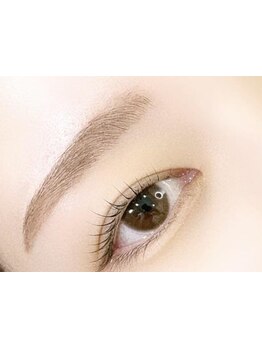 ナチュラル上品な目元にしたい