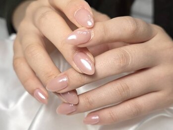 ヒナネイル 心斎橋(Hina nail)の写真/美フォルム際立つワンカラー☆大人女性のためのシンプルネイルと、種類豊富なマグネットで品格ある指先へ。