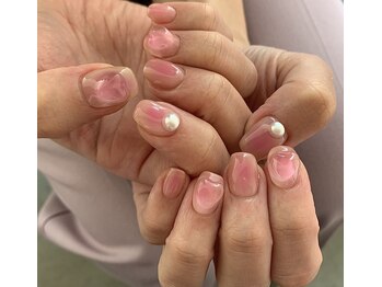 タシロ イズモ サイ(TASHIRO IZUMO 在)の写真/人気のデザインや豊富なパーツで”可愛い”をゲット☆うるうる＆ちゅるんとした仕上がりで見惚れる指先へ♪