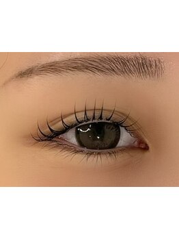 ナチュラル上品な目元にしたい