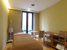 サロン ニールズヤード レメディーズ 表参道店/全室個室のトリートメントルーム