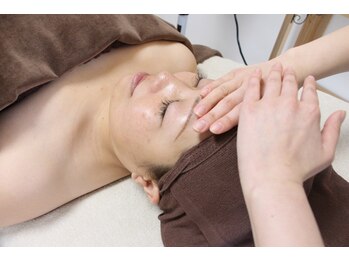 ハドゥ(Ha-DU)の写真/速効性◎年齢に応じたエイジングケアで若々しいハリ艶肌を実感♪二重顎/ほうれい線/頬のたるみを徹底改善!!