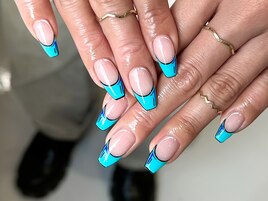 海外風コミックフレンチネイル