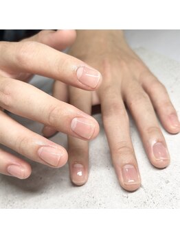 ジェニーク 恵比寿店(GENIQUE)の写真/仕事柄派手にできないあなたにおすすめ♪シンプルネイルで恵比寿らしいオシャレを◎ときめく指先を演出☆