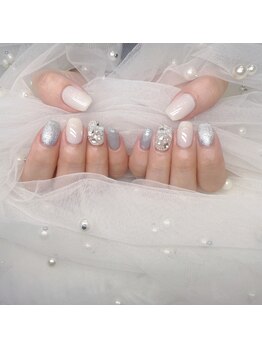 アンベリール 新宿(Embellir)の写真/オフィスでも休日でも、どんなシーンにも馴染む♪上品で洗練されたネイルデザイン◎