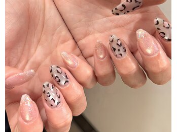 ヒュッゲ(Hygge)/春カラーヒョウ柄ネイル