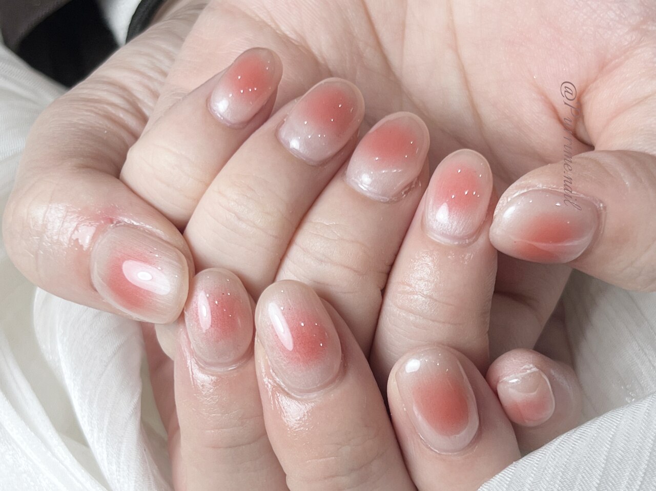 2026年冬トレンド】ホワイト ワンカラー ハンドのネイルデザイン集